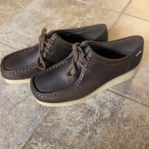 Clarks Wallabees. Never worn. Excellent condition.